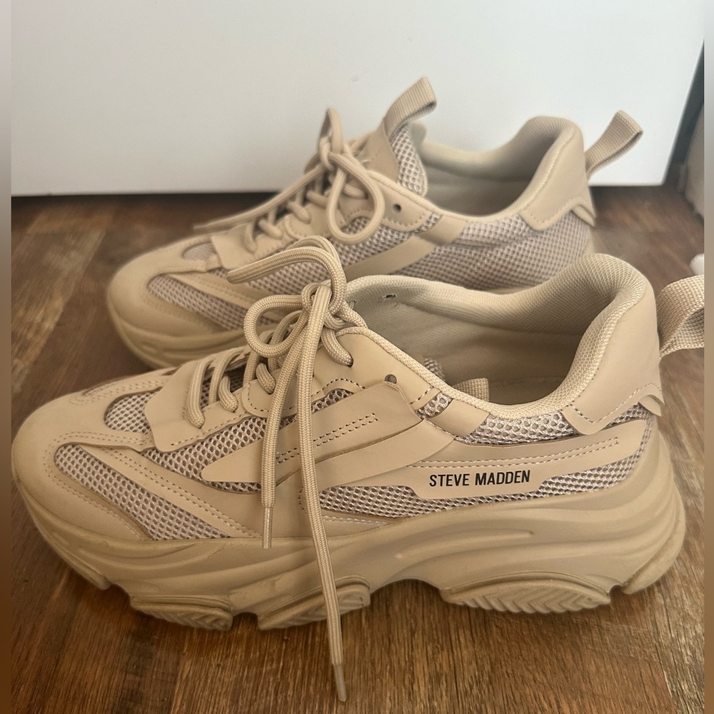 Steve Madden Beige Sneakers